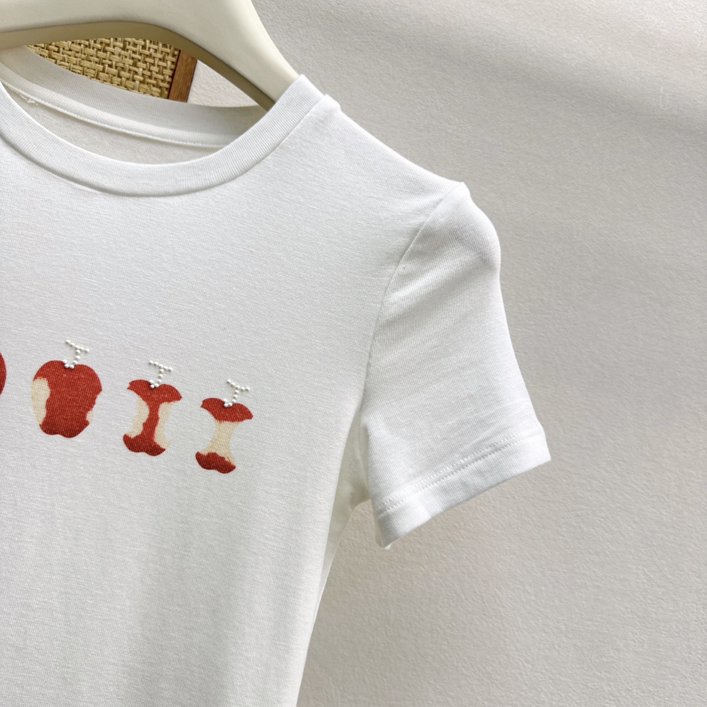 Women's short sleeves